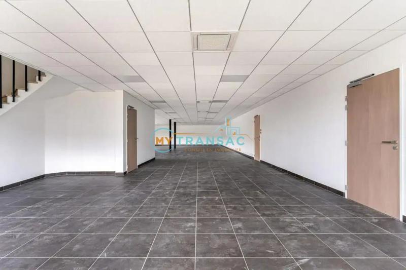 Local d'activités - 2 361 m²