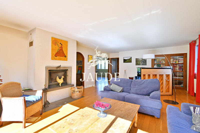 Maison - 221 m² - 10 pièces