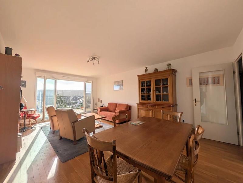 Appartement - 91 m² - 4 pièces