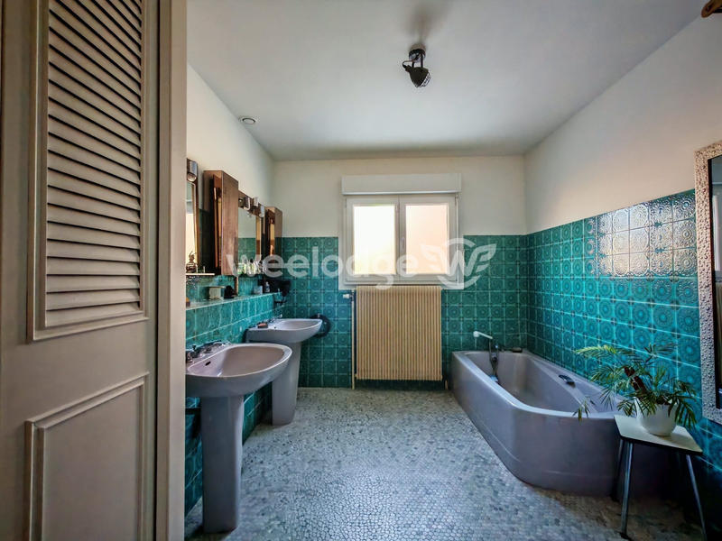 Maison - 262 m² - 10 pièces