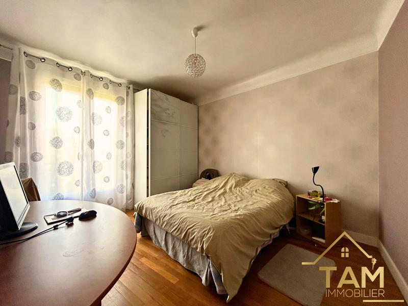 Maison - 186 m² - 10 pièces