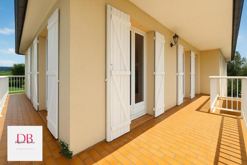 Maison - 92 m² - 5 pièces