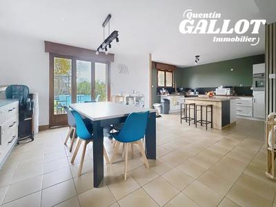 Maison - 147 m² - 4 pièces
