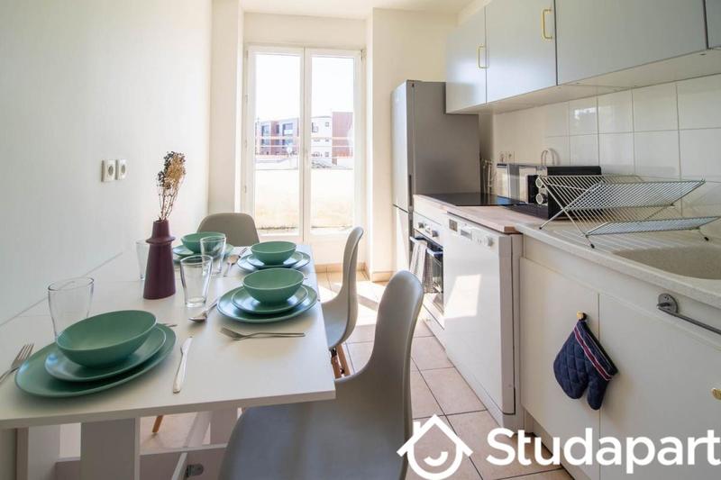 Chambre - 11 m² - 1 pièce