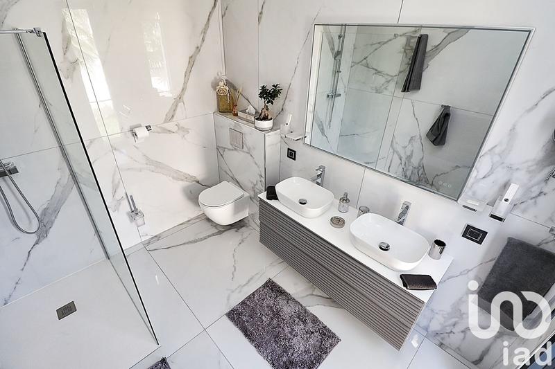 Maison - 210 m² - 4 pièces