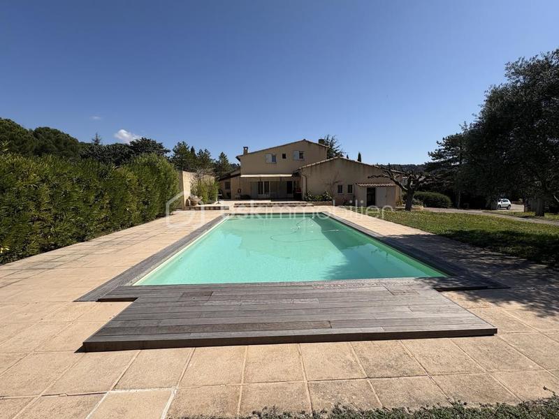 Villa - 180 m² - 7 pièces