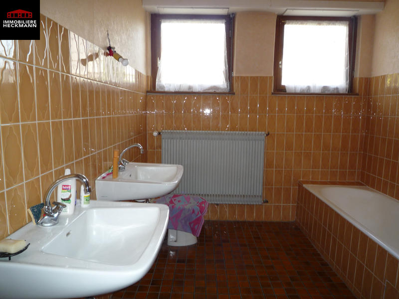 Maison - 260 m² - 10 pièces