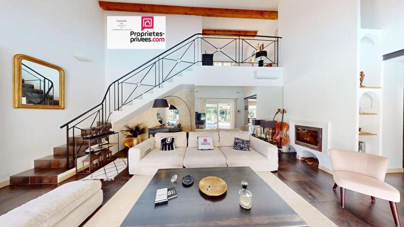 Maison - 140 m² - 5 pièces