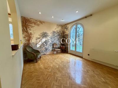 Propriété - 233 m² - 9 pièces