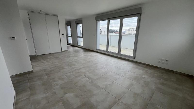 Appartement - 102 m² - 5 pièces