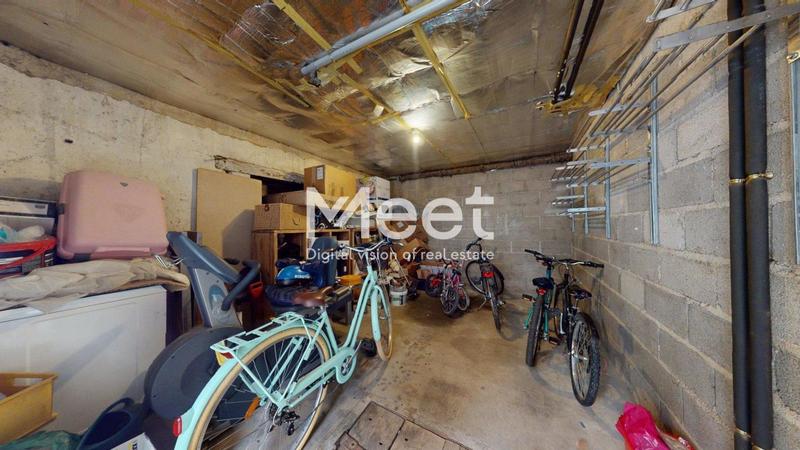 Maison - 220 m² - 6 pièces