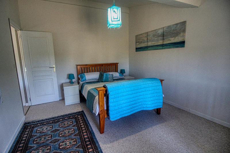 Maison - 256 m² - 6 pièces