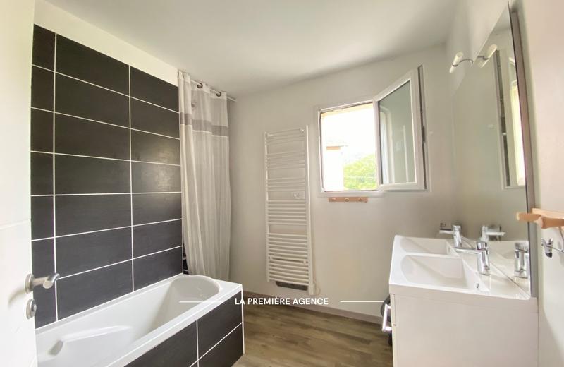Maison - 101 m² - 5 pièces
