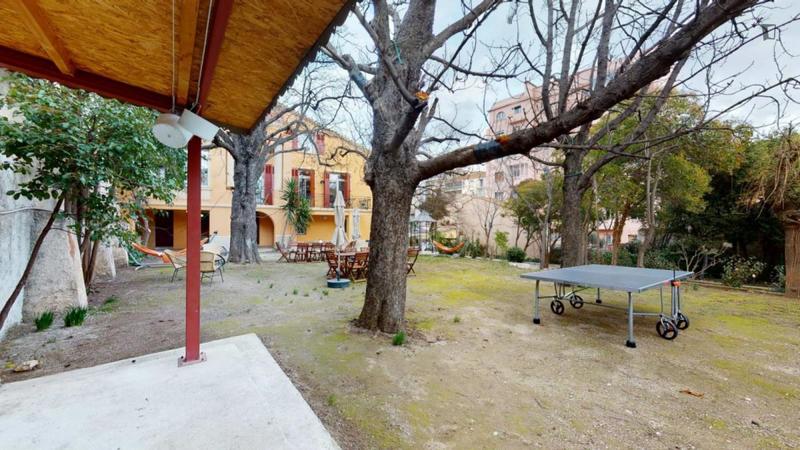 Chambre - 11 m² - 15 pièces