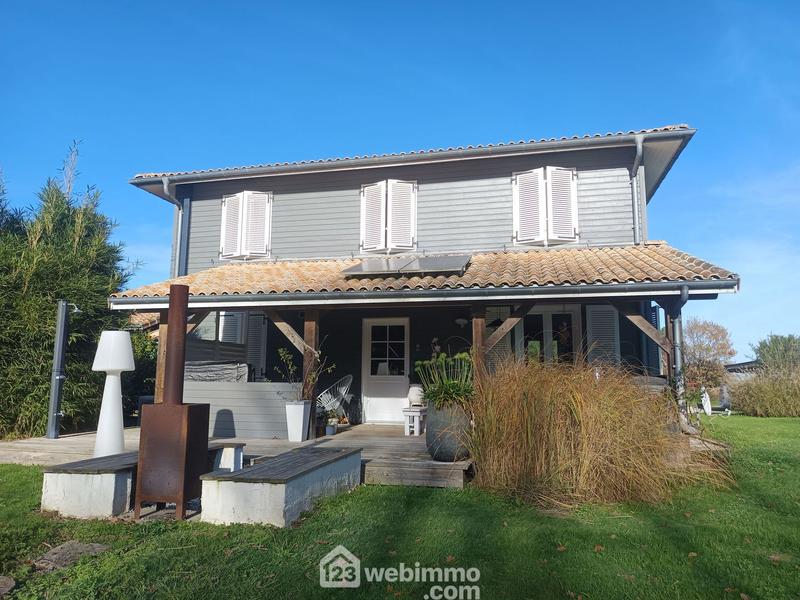 Maison - 737 m² - 20 pièces