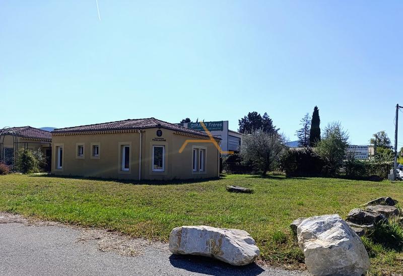 Bureau - 107 m² - 6 pièces