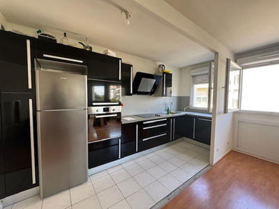Appartement - 99 m² - 5 pièces