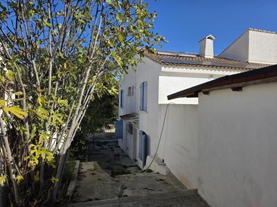 Maison - 239 m² - 8 pièces