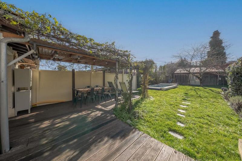 Maison - 202 m² - 5 pièces