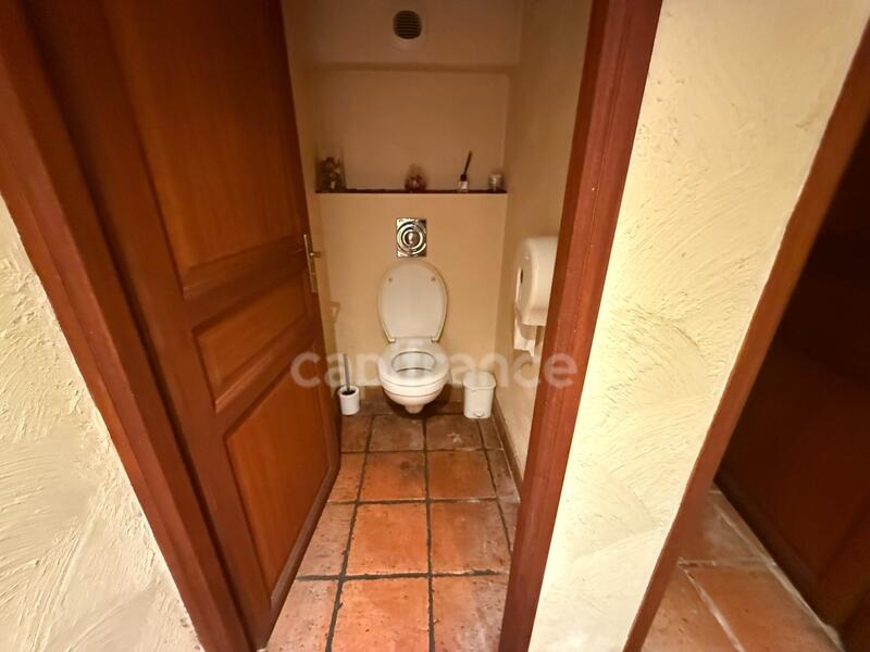 Immeuble - 170 m² - 13 pièces