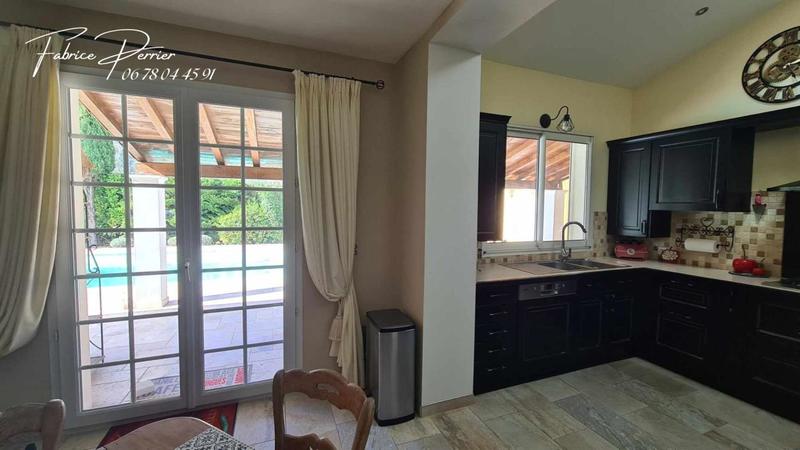 Maison - 147 m² - 6 pièces