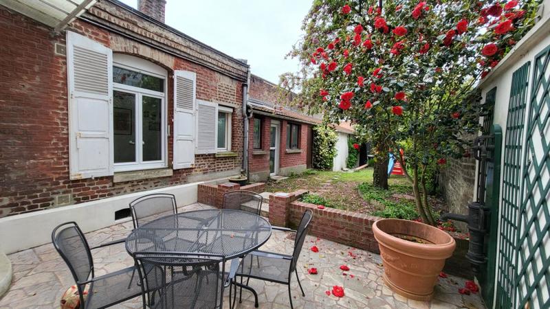 Maison - 236 m² - 10 pièces