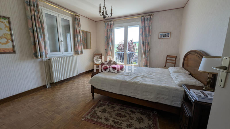 Maison - 168 m² - 8 pièces