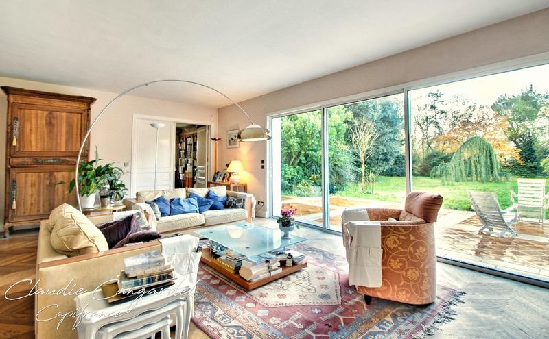 Propriété - 252 m² - 7 pièces