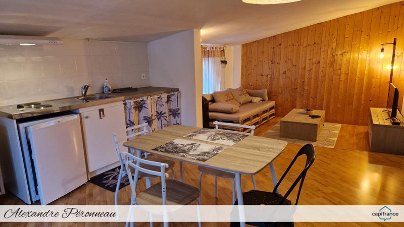 Maison - 224 m² - 8 pièces