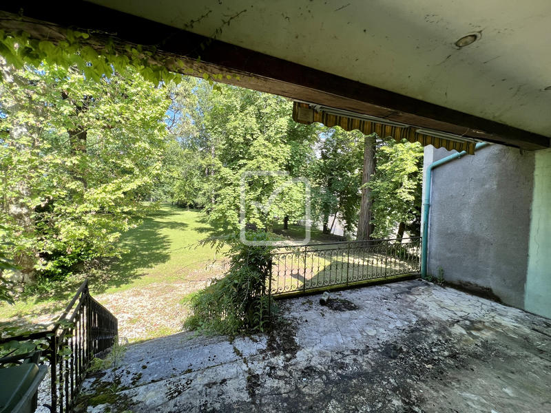 Maison - 322 m² - 12 pièces