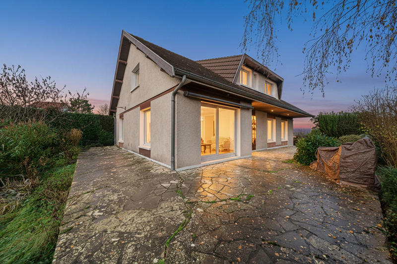 Maison - 198 m² - 9 pièces