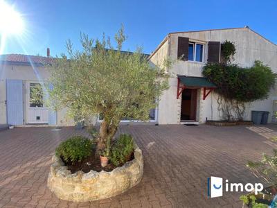 Maison - 209 m² - 7 pièces