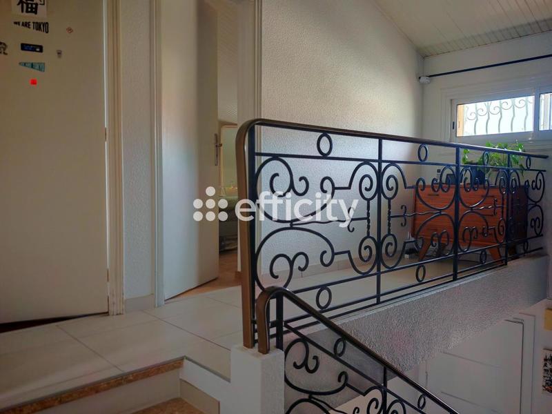 Maison - 121 m² - 6 pièces