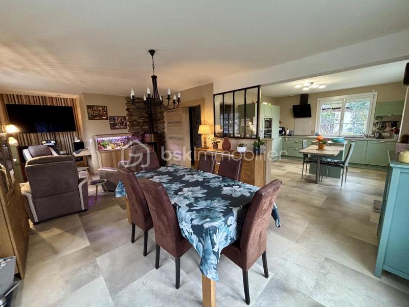 Maison - 121 m² - 5 pièces