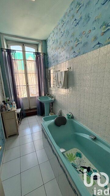 Maison - 200 m² - 9 pièces