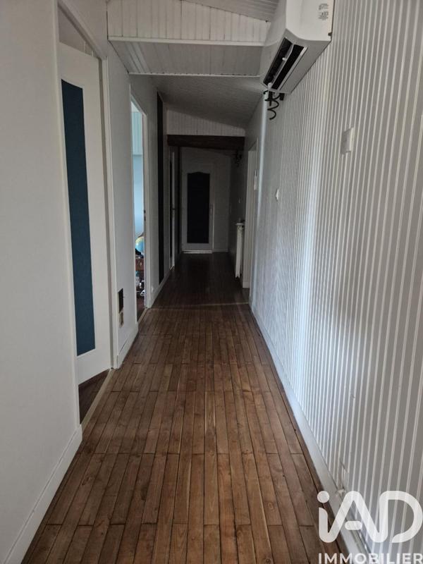 Maison - 219 m² - 8 pièces