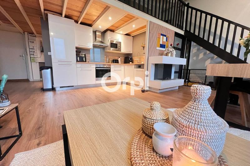 Loft - 80 m² - 3 pièces