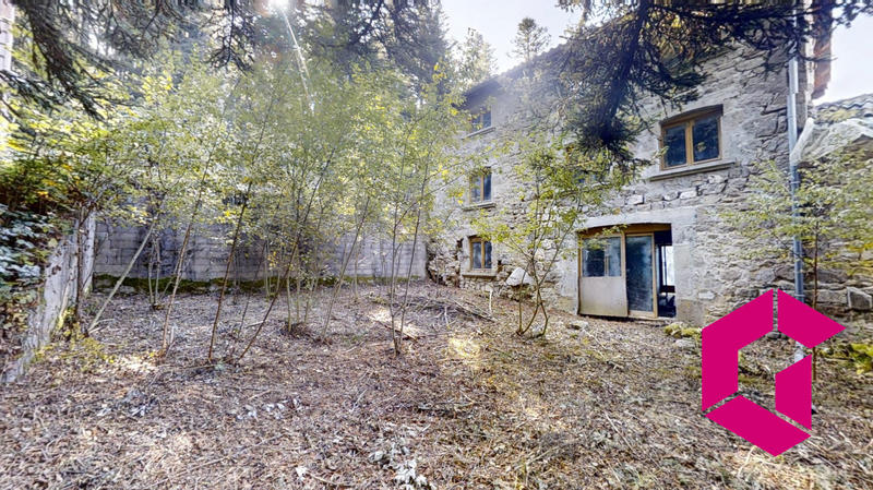 Maison ancienne - 210 m² - 6 pièces