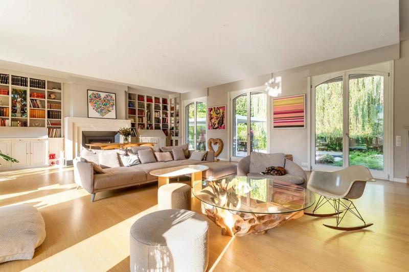 Maison - 309 m² - 9 pièces