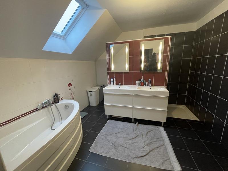 Maison - 168 m² - 7 pièces