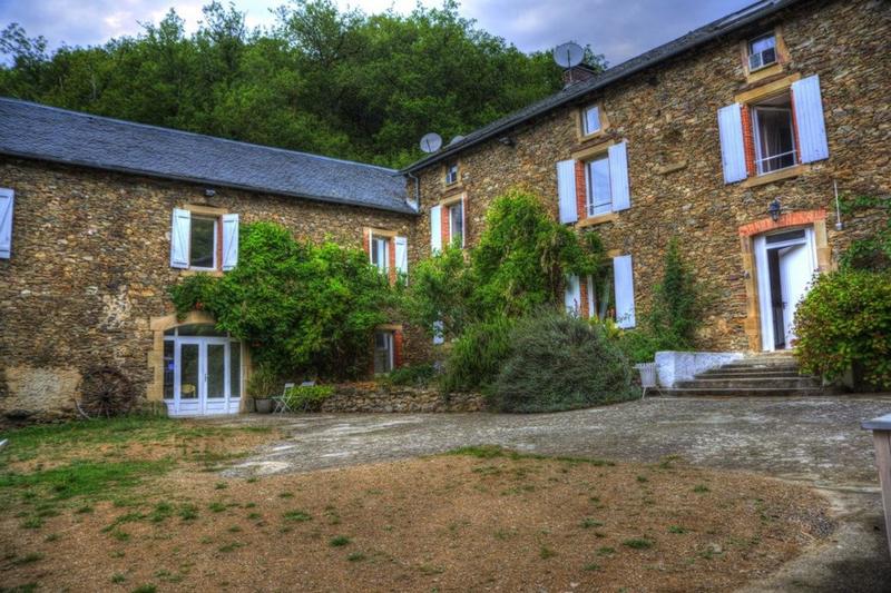 Maison - 447 m² - 16 pièces