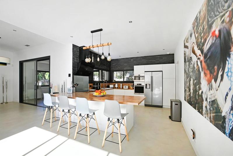 Villa - 288 m² - 8 pièces