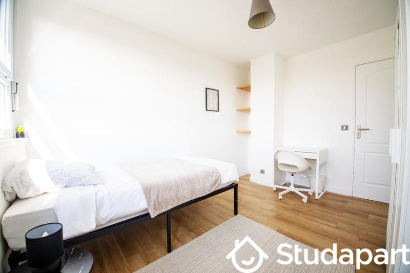 Chambre - 10 m² - 1 pièce