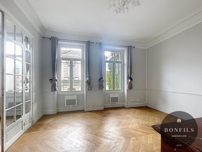 Appartement - 103 m² - 4 pièces