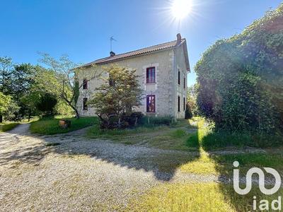 Maison - 375 m² - 10 pièces