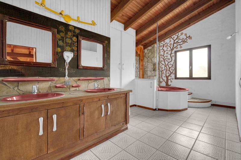 Propriété - 147 m² - 5 pièces