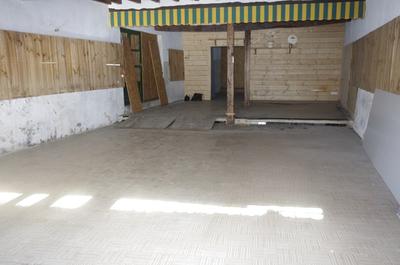 Local commercial - 300 m² - 4 pièces