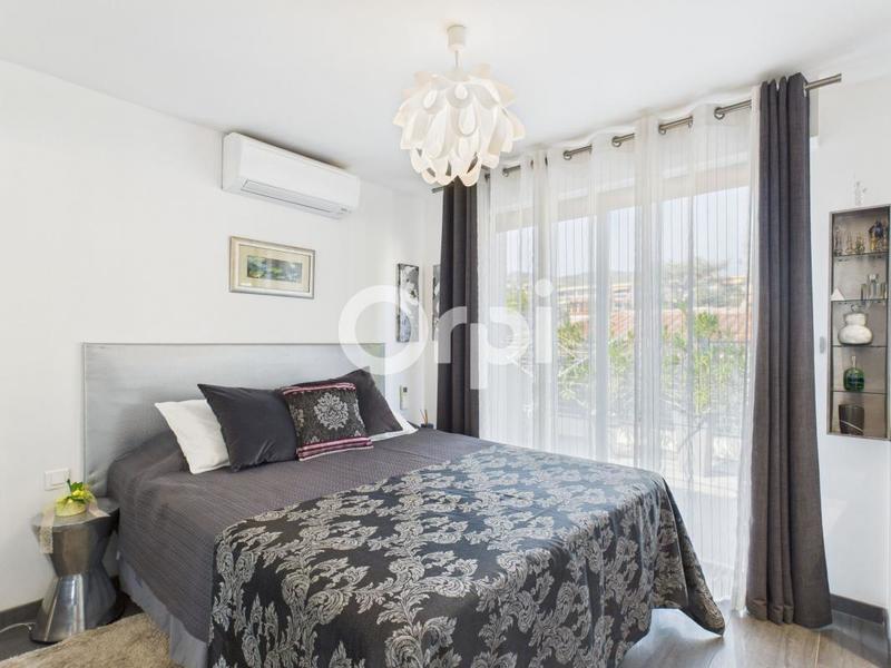 Maison - 260 m² - 6 pièces