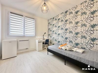 Chambre - 9 m² - 4 pièces