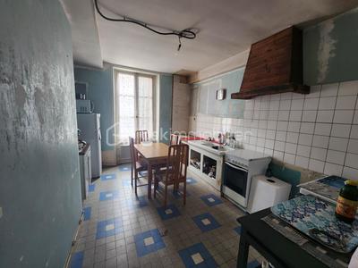 Maison - 163 m² - 9 pièces